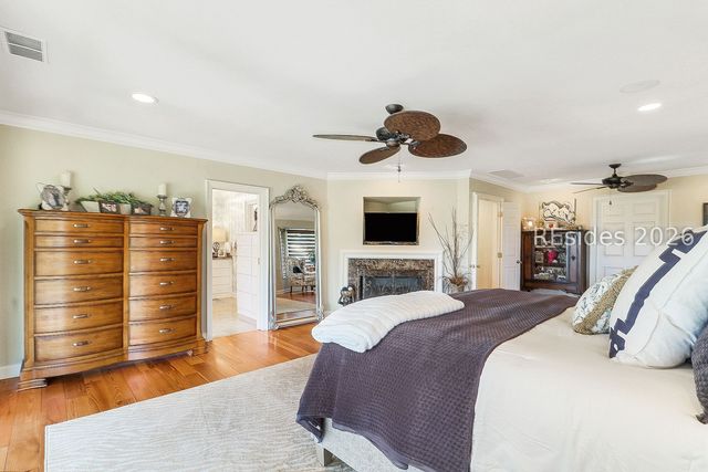 4 Hartford Pl, Hilton Head Island, SC 29928