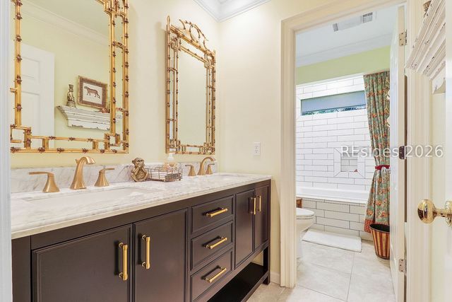 4 Hartford Pl, Hilton Head Island, SC 29928