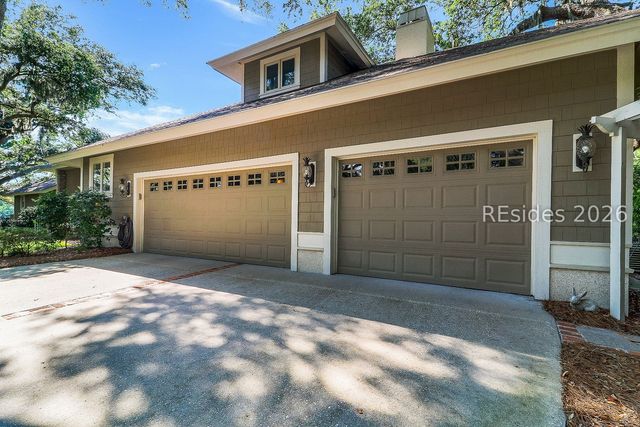 4 Hartford Pl, Hilton Head Island, SC 29928