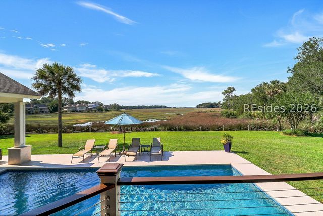 4 Hartford Pl, Hilton Head Island, SC 29928