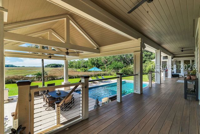 4 Hartford Pl, Hilton Head Island, SC 29928