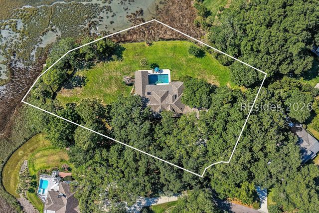 4 Hartford Pl, Hilton Head Island, SC 29928