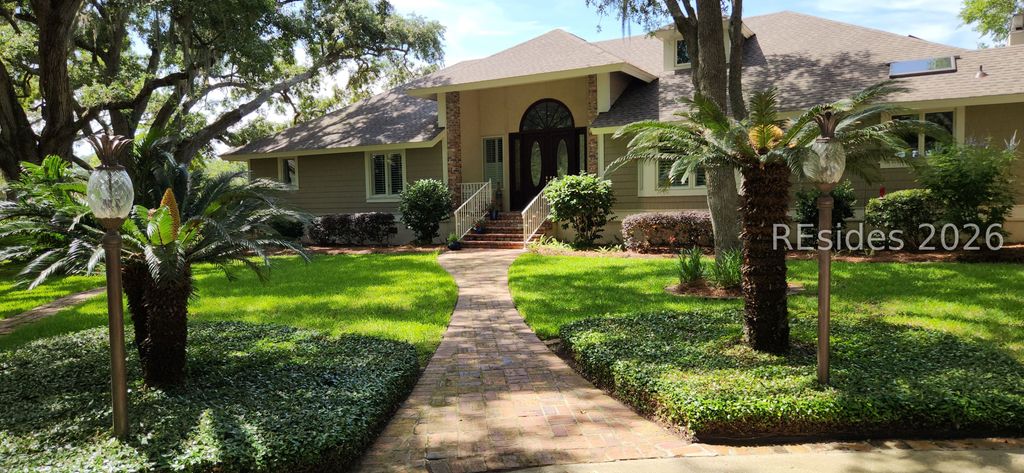 4 Hartford Pl, Hilton Head Island, SC 29928