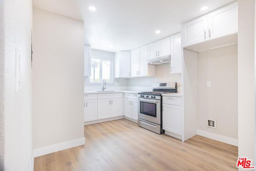 Image 14 of property listing at 1535 E 92nd Street, Los Angeles, CA 90002