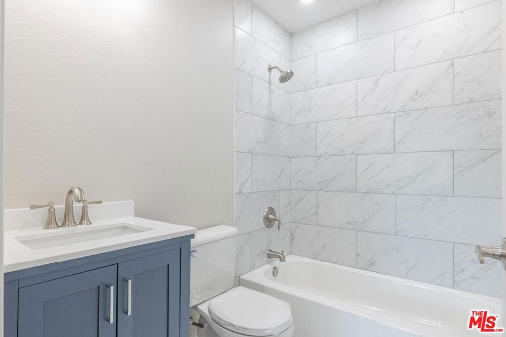 Image 9 of property listing at 1535 E 92nd Street, Los Angeles, CA 90002