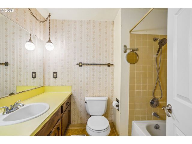 2104 Ne 128TH Ave, Vancouver, WA 98684