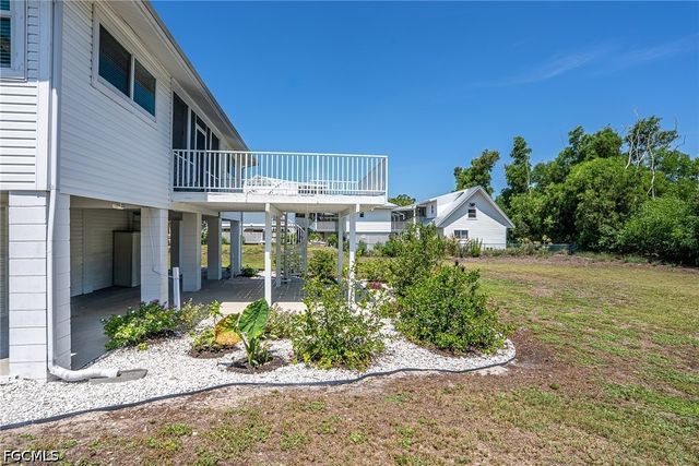 10810 Habitat CIR, Bokeelia, FL 33922