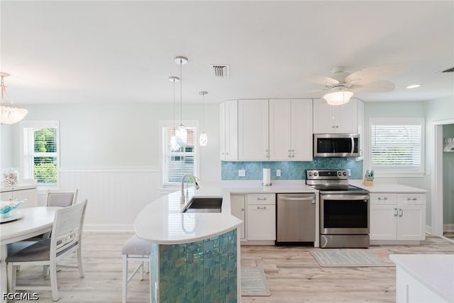 10810 Habitat CIR, Bokeelia, FL 33922
