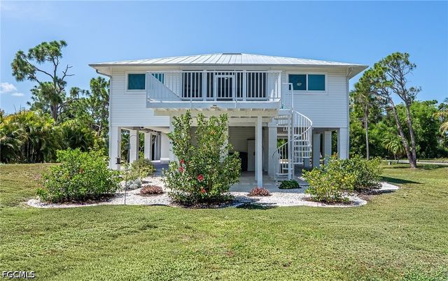 10810 Habitat CIR, Bokeelia, FL 33922