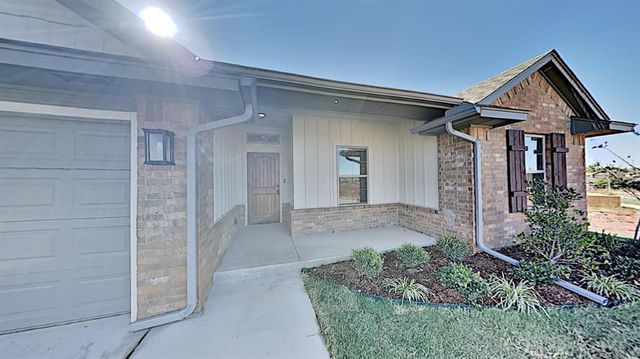 7069 Hidden Trail Lane, Warr Acres, OK 73132