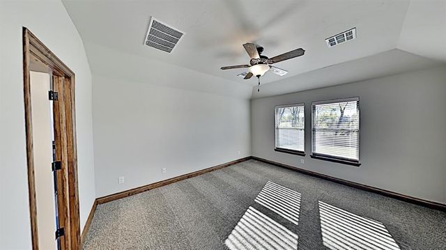 7069 Hidden Trail Lane, Warr Acres, OK 73132