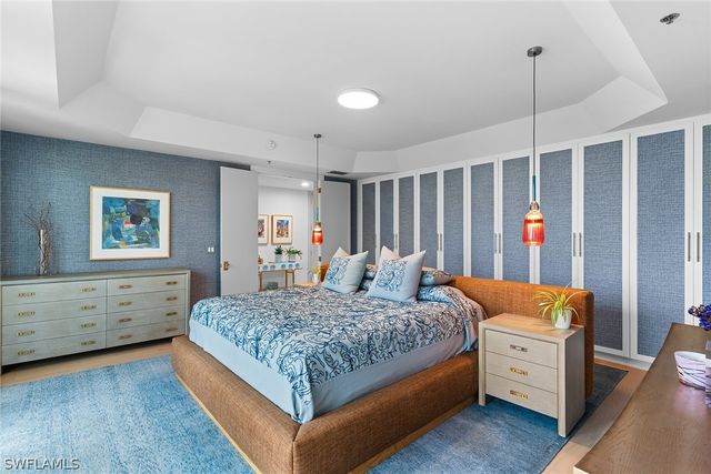 1005 4th ST S 203, Naples, FL 34102