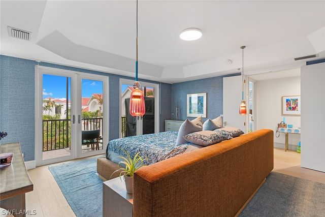 1005 4th ST S 203, Naples, FL 34102