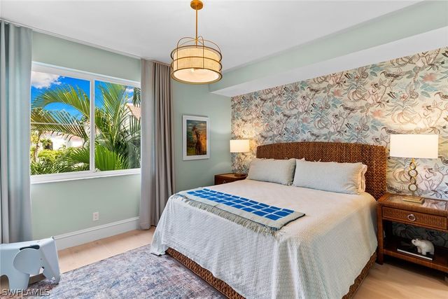 1005 4th ST S 203, Naples, FL 34102