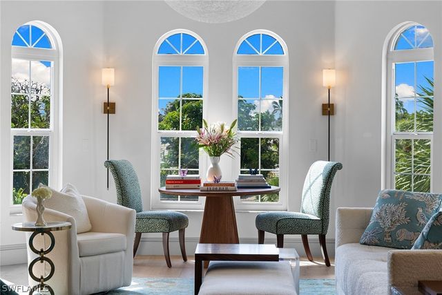 1005 4th ST S 203, Naples, FL 34102