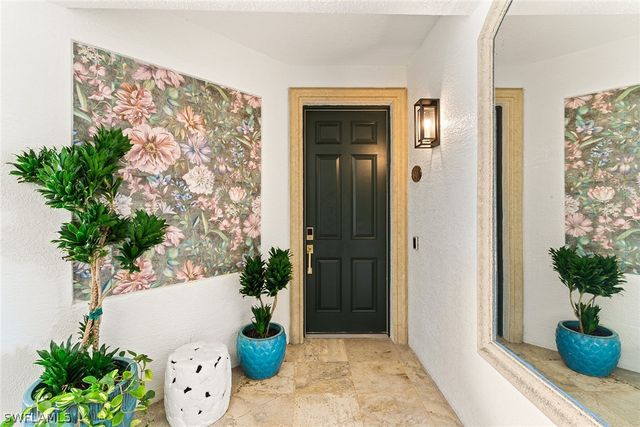 1005 4th ST S 203, Naples, FL 34102