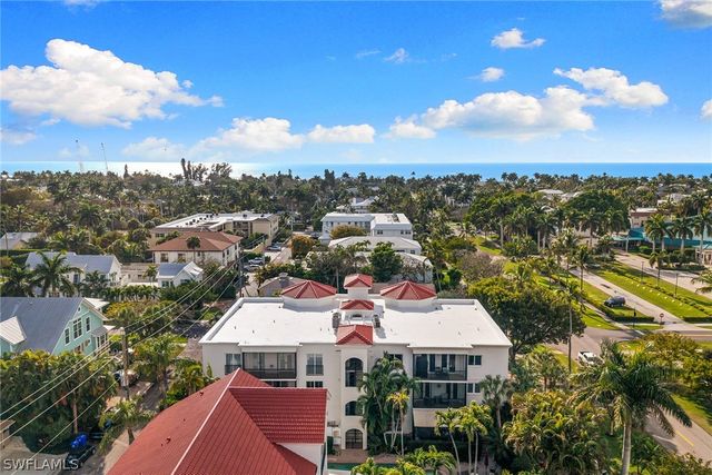 1005 4th ST S 203, Naples, FL 34102