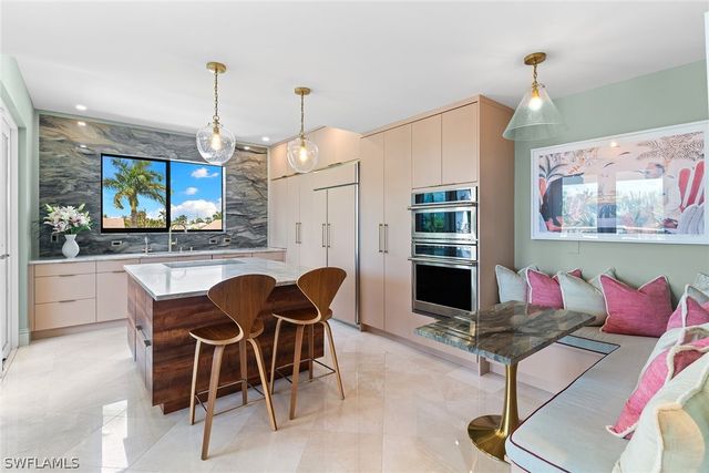 1005 4th ST S 203, Naples, FL 34102