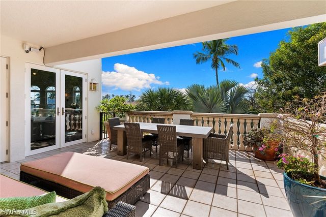 1005 4th ST S 203, Naples, FL 34102