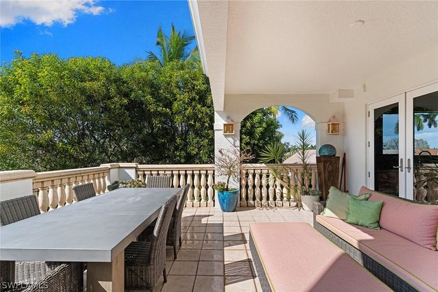 1005 4th ST S 203, Naples, FL 34102