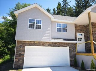 230 Whispering Pines Drive, Fenton, MI 48430