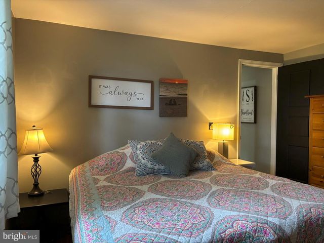 805 SENTZ DR, Mount Joy, PA 17552