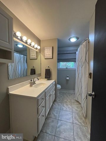 805 SENTZ DR, Mount Joy, PA 17552
