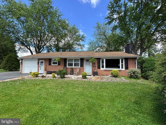 805 SENTZ DR, Mount Joy, PA 17552