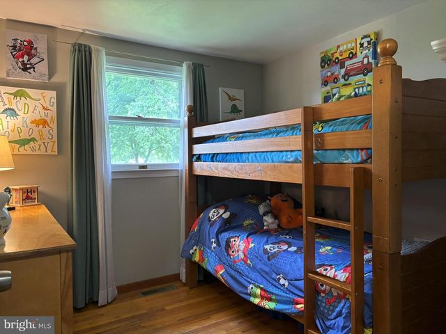 805 SENTZ DR, Mount Joy, PA 17552