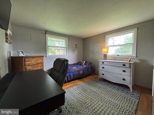 805 SENTZ DR, Mount Joy, PA 17552