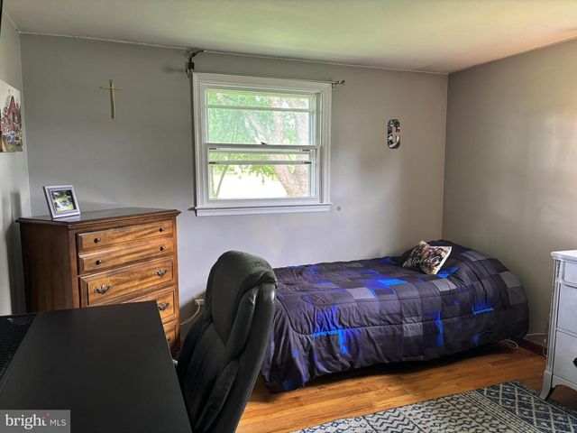 805 SENTZ DR, Mount Joy, PA 17552