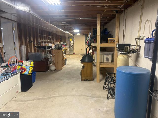 805 SENTZ DR, Mount Joy, PA 17552