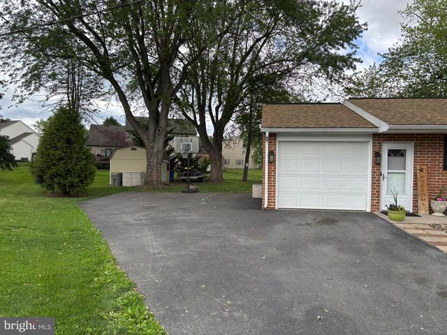 805 SENTZ DR, Mount Joy, PA 17552