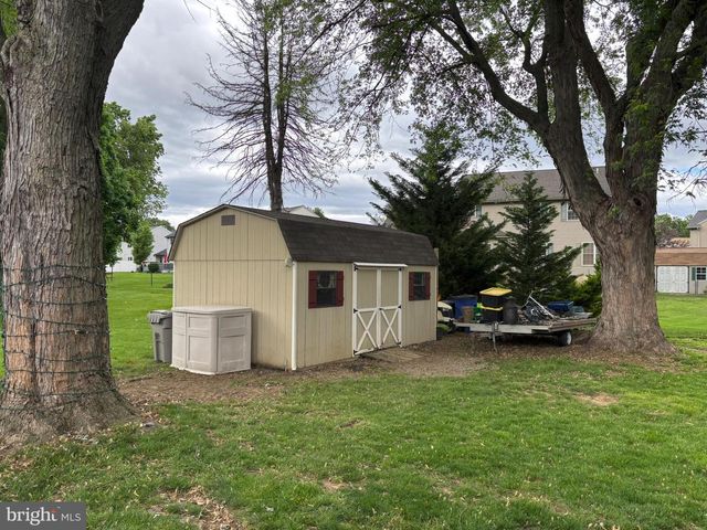 805 SENTZ DR, Mount Joy, PA 17552