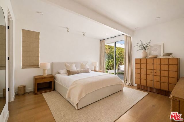 1908 N Beverly Drive, Los Angeles, CA 90210