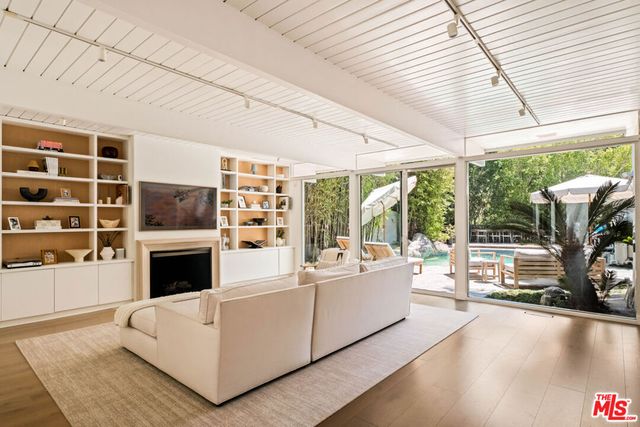 1908 N Beverly Drive, Los Angeles, CA 90210