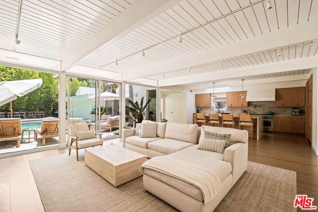 1908 N Beverly Drive, Los Angeles, CA 90210