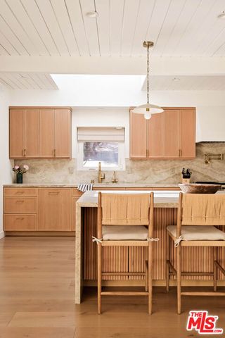 1908 N Beverly Drive, Los Angeles, CA 90210