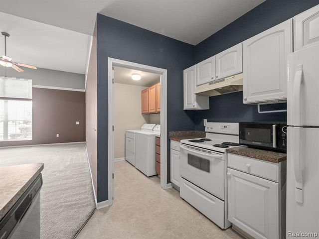7683 Ambassador Drive, Shelby Twp, MI 48316