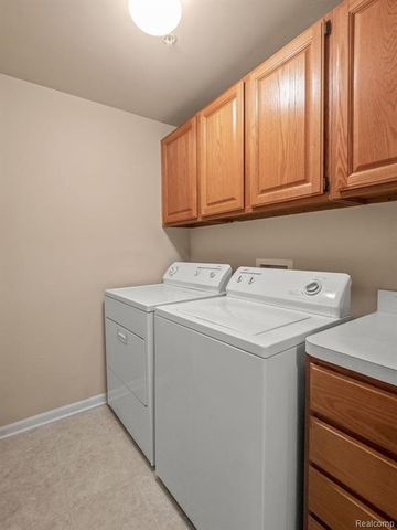 7683 Ambassador Drive, Shelby Twp, MI 48316