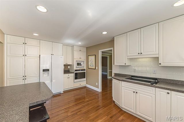 159 Spring Oaks Drive, Ballwin, MO 63011