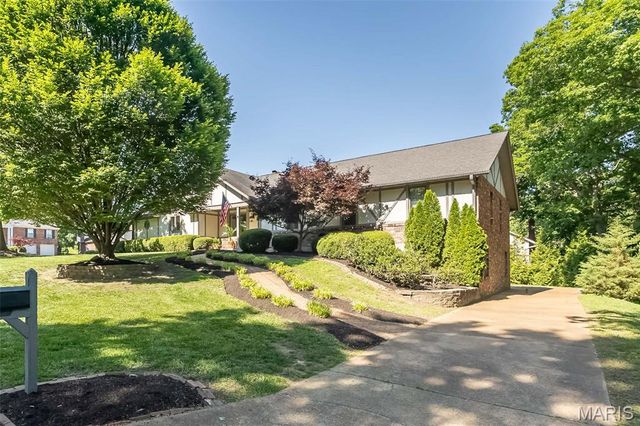 159 Spring Oaks Drive, Ballwin, MO 63011