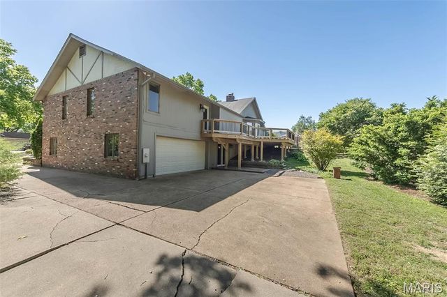 159 Spring Oaks Drive, Ballwin, MO 63011