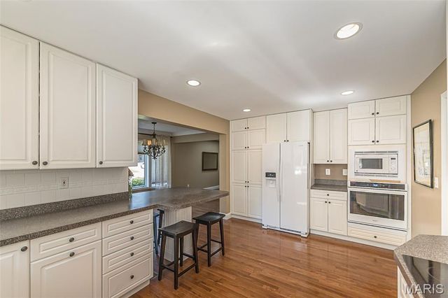 159 Spring Oaks Drive, Ballwin, MO 63011