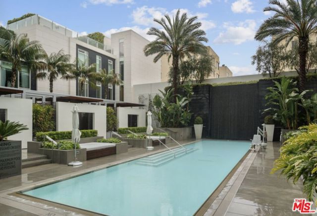 9000 W 3rd Street 106, Los Angeles, CA 90048