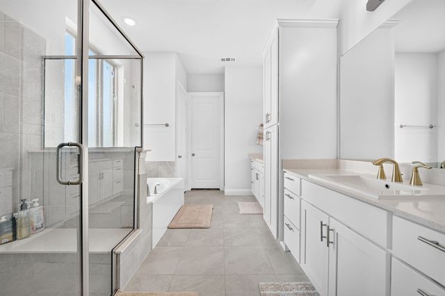 12789 Royal Oaks Lane, Farmers Branch, TX 75234