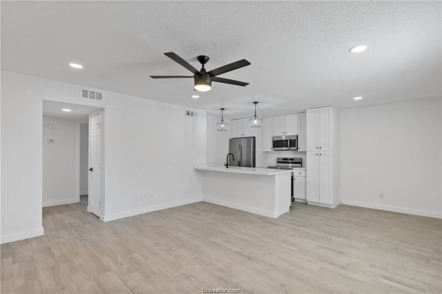 1505 Alpine Circle B, College Station, TX 77840