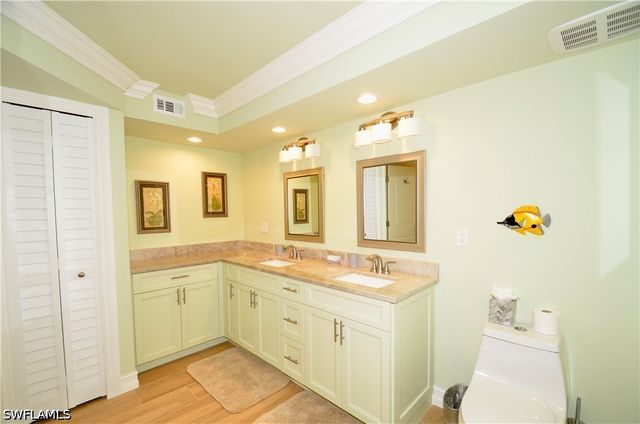 10851 GULF SHORE DR 303, Naples, FL 34108