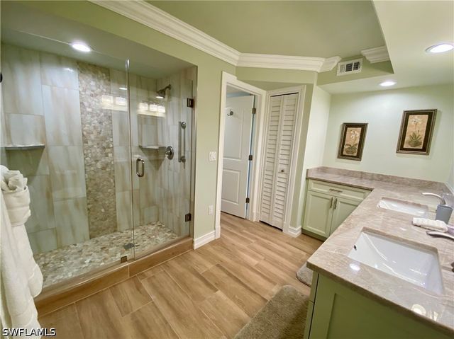 10851 GULF SHORE DR 303, Naples, FL 34108