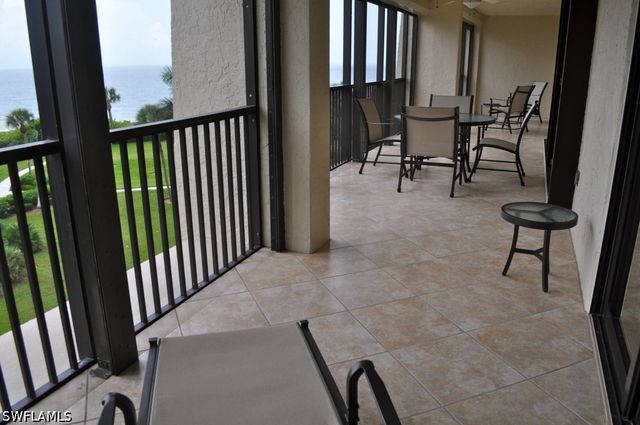 10851 GULF SHORE DR 303, Naples, FL 34108